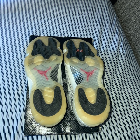 jordan 11 low snake light bone - Picture 6 of 6